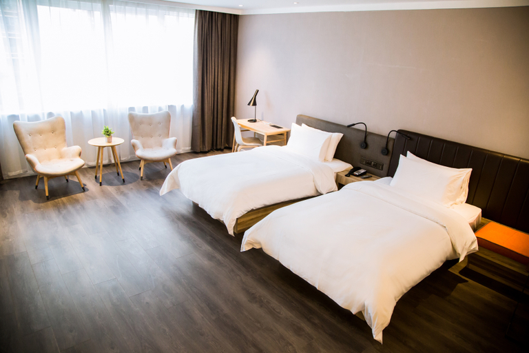 Bedroom 3, HanTing Premium Hotel (Yingshang Wuzhou Wanhui City), Fuyang