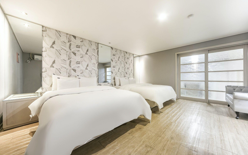 Bedroom 4, Mungyeong City Hotel, Mungyeong