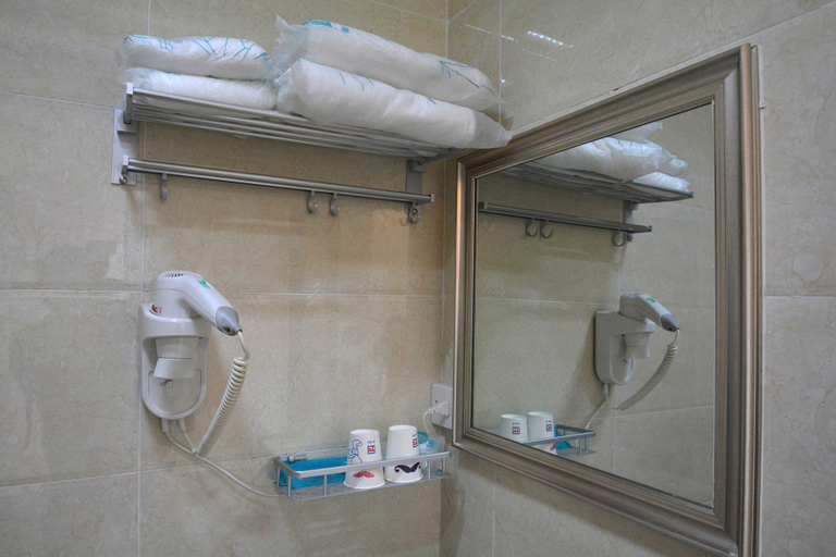 Bathroom 3, Pai Hotel Dengfeng Bus Station Shaolin Temple, Zhengzhou