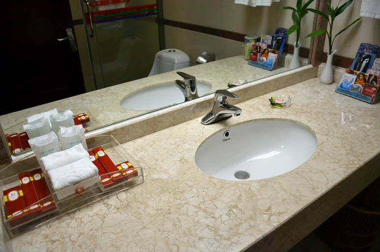 Bathroom 2, Universal International Hotel (Nanning Fujian Yuan Subway Station), Nanning