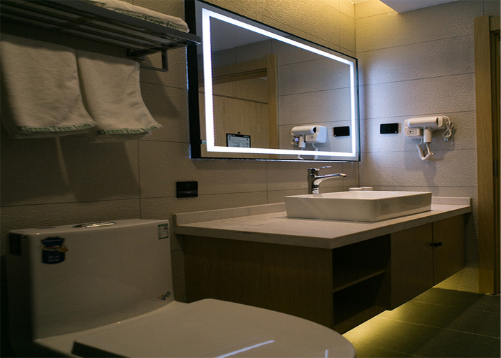 Bathroom 3, GreenTree Inn (Tangshan Caofeidian Industrial Zone, Eleven Plus Bus Station), Tangshan