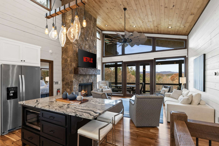 Room 2, 2-level Deck - Stunning Views - Hot Tub - Fire Pit, Gilmer