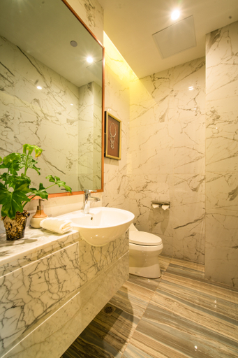 Bathroom 4, Wanxiang Hot Spring Holiday Hotel, Guiyang