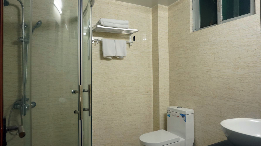 Bathroom 2, Mingyuan Hotel, Maoming