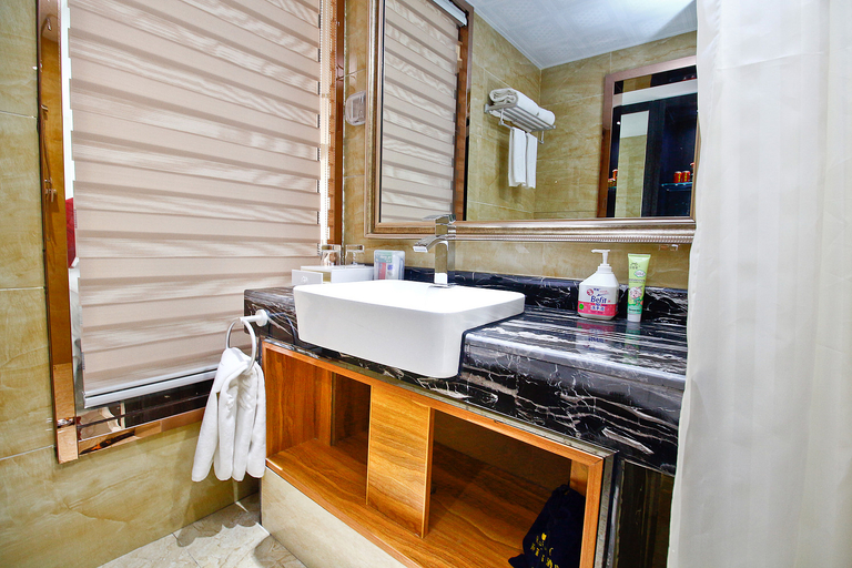Bathroom 4, Rafael Hotel, Xi'an