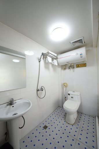 Bathroom 5, Holiday Business Hotel (Changsha South High-speed Railway Station), Changsha