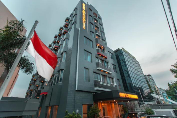Exterior & Views 1, Super OYO Townhouse 1 Hotel Salemba, Central Jakarta