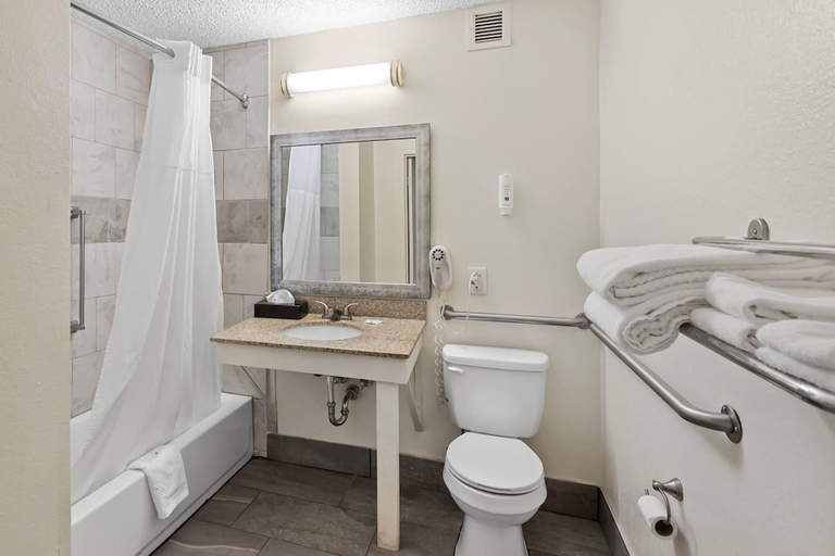 Bathroom 5, Quality Inn Sumter near Shaw AFB, Sumter