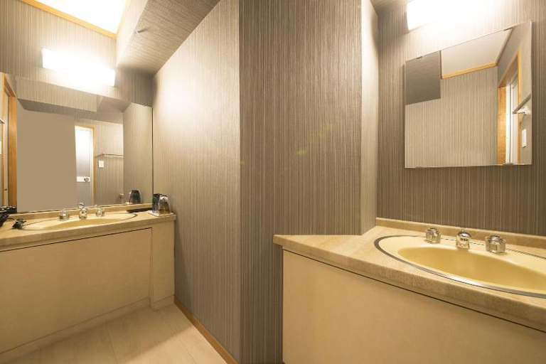 Bathroom, Yururi Nishiizu, Izu