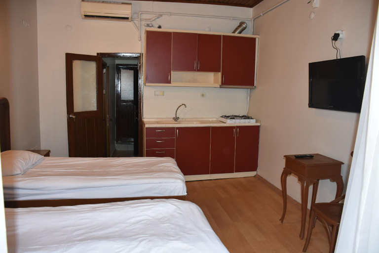Bedroom 3, Taksim Palace Hotel, Beyoğlu