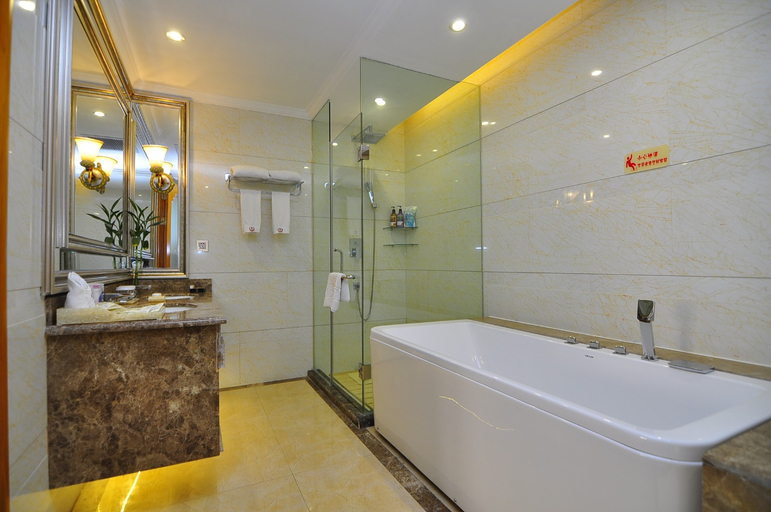 Bathroom 3, Rui Zhi Hotel, Qujing