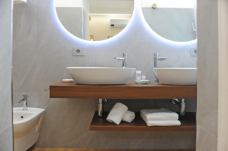 Bathroom 5, モム アパートメント ルームズ&スイーツ, Rome
