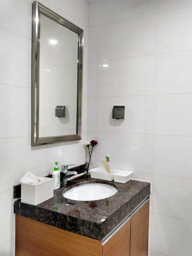 Bathroom 2, Jiayuan Apartment (Linhecun), Guangzhou