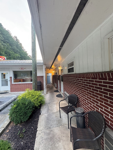 Exterior 4, Sandman Motel, Summers