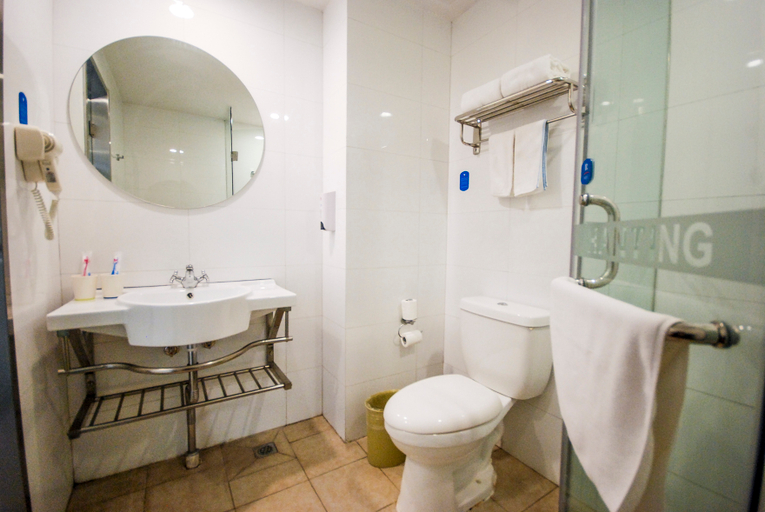 Bathroom 4, HanTing Hotel (Qinhuangdao Development Zone Yanshan University), Qinhuangdao