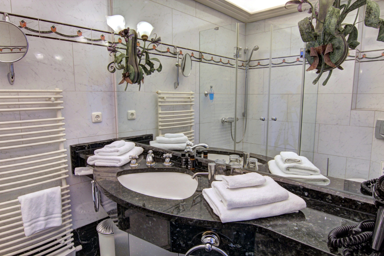 Bathroom 3, Vitalia Seehotel, Segeberg
