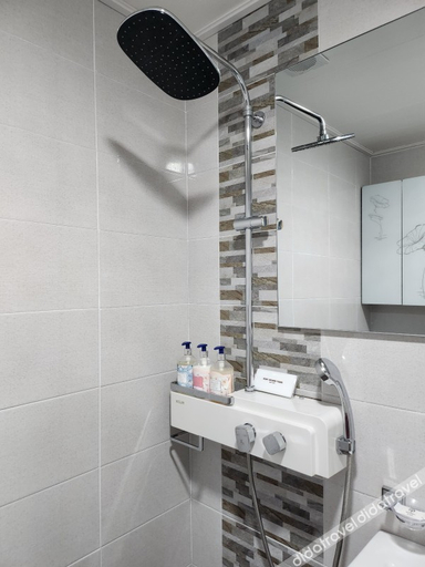 Bathroom 3, Namhae Ocean Lounge Pension, Namhae