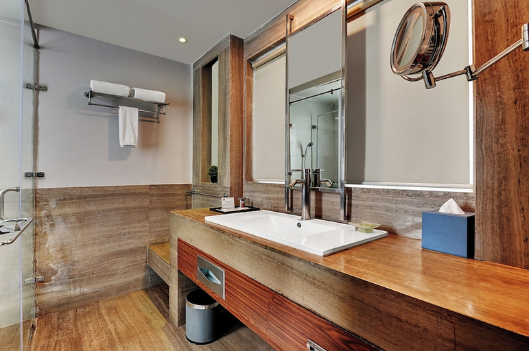 Bathroom 3, Quality Inn Gurgaon, Gurgaon