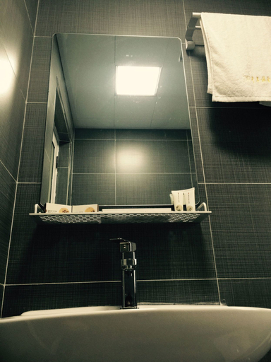 Bathroom, One Piece International Youth Hostel, Hengyang