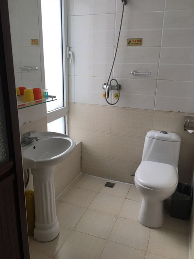 Bathroom, H Hotel (Qingdao Wusi Square), Qingdao