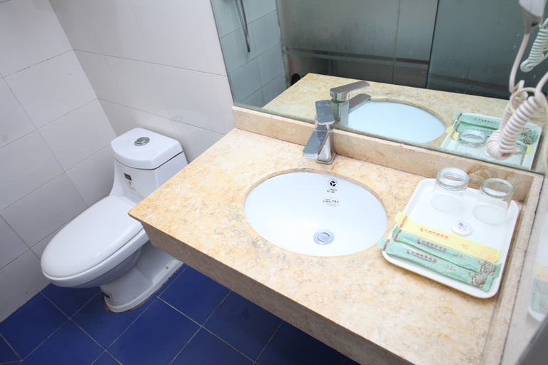 Bathroom 2, Echarm Hotel (Guangzhou Huashi Metro Station), Guangzhou
