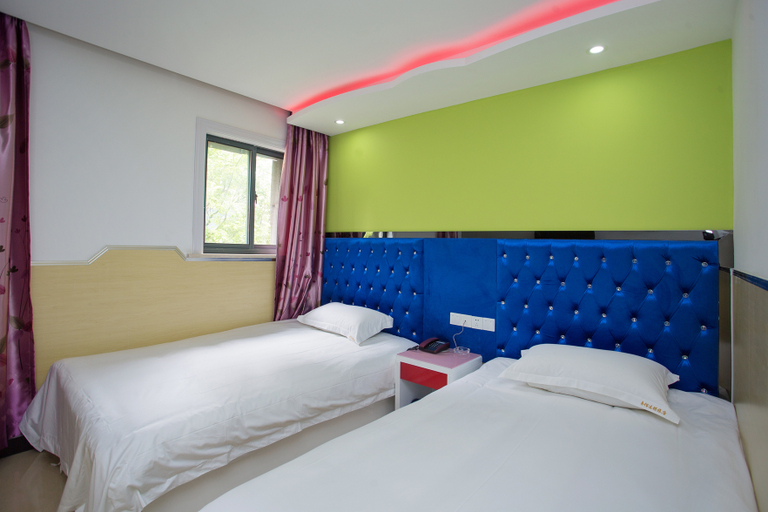 Bedroom 2, YiBon Hotels Group (Jiading Baiyin Road subway station store), Shanghai