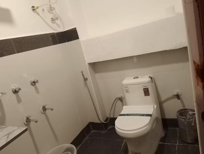 Bathroom, Hotel Bloom Orchid, Chittoor