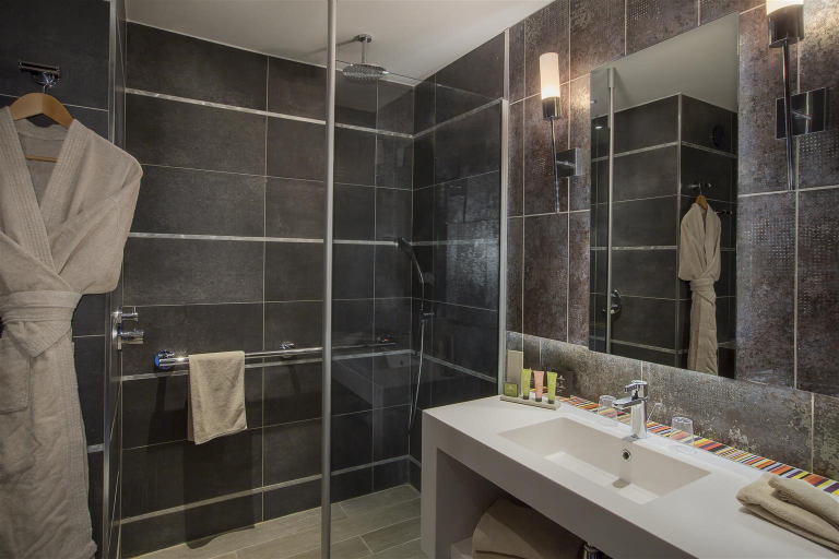 Bathroom 5, Le Grand Hotel Le Touquet, Pas-de-Calais