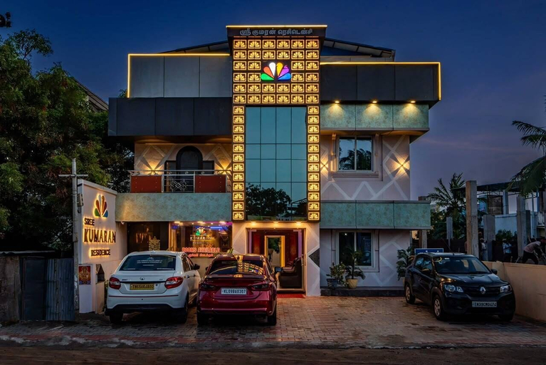 Exterior & Views