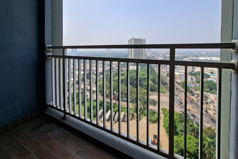 Balcony, Bright Comfortable Studio Room At Apartment Springwood Residence Tangerang, Tangerang