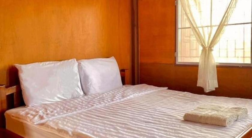 Bedroom 2, Le Moon Hotel, Chiang Khan