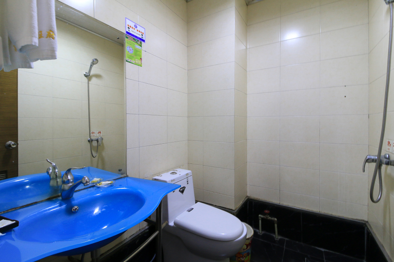 Bathroom 4, Chuang Wang Fu Hotel, Jinhua