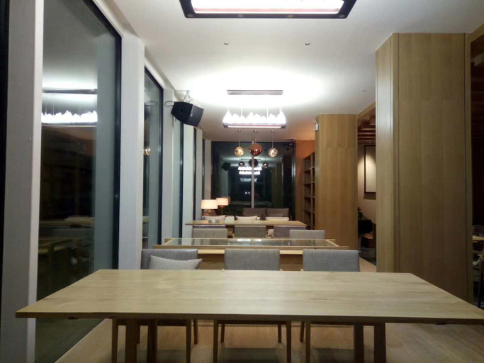 Food & Drinks 3, Teng Yue Hotel, Dêqên Tibetan