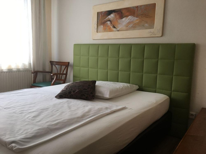 Bedroom 2, AltDusseldorf, Düsseldorf