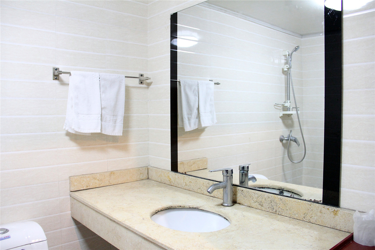 Bathroom 2, Shell Yangzhou Hangji Town Hotel, Yangzhou