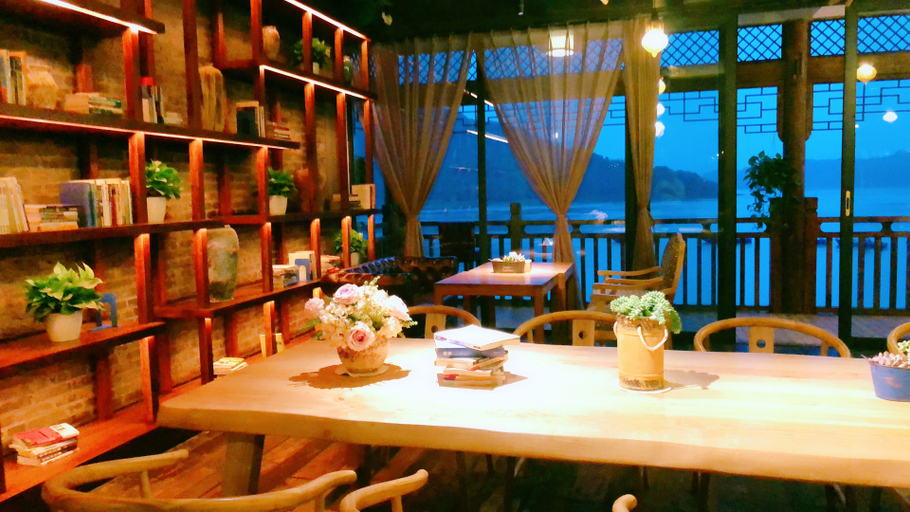 Food & Drinks, Flower Dance Yard, Chongqing