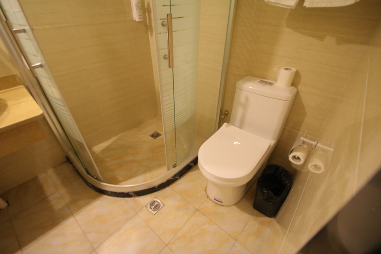 Bathroom 3, HanTing Hotel (Shanghai The Bund Jiujiang Road), Shanghai