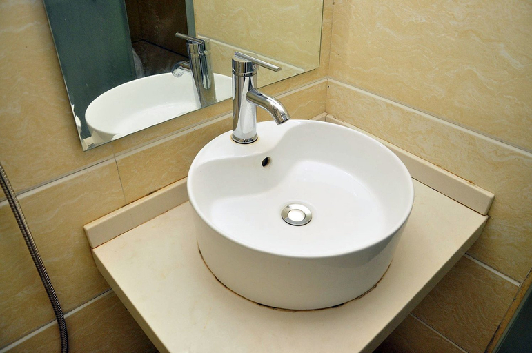 Bathroom, Home Away From Home Shortcut Hotel (Guangzhou Gangbei Road), Guangzhou