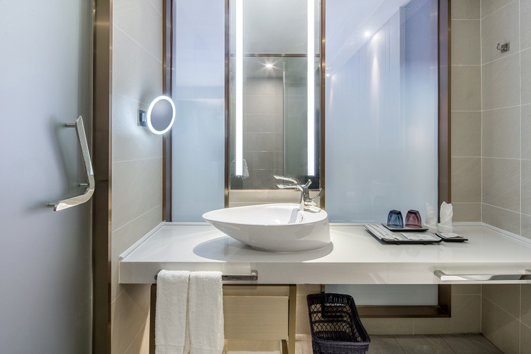 Bathroom 4, Lavande Hotel Changsha Songya Lake Xingsha Metro Station, Changsha
