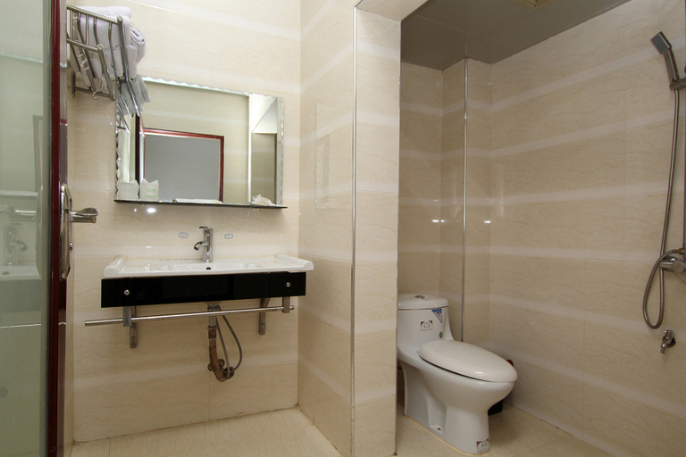 Bathroom, Xing'an Hongfu Business Hotel, Guilin