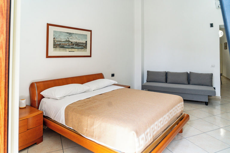 Bedroom 4, Bovio Apartments, Napoli