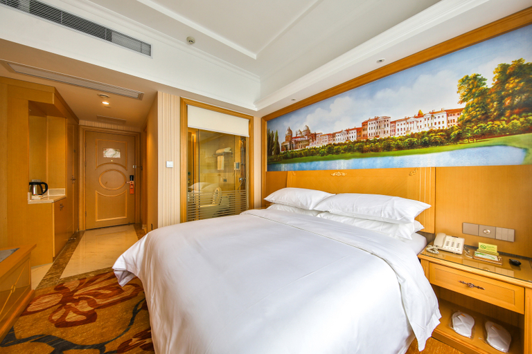 Bedroom 2, Vienna Hotel Hunan Jishou Fenghuang Ancient City, Xiangxi Tujia and Miao