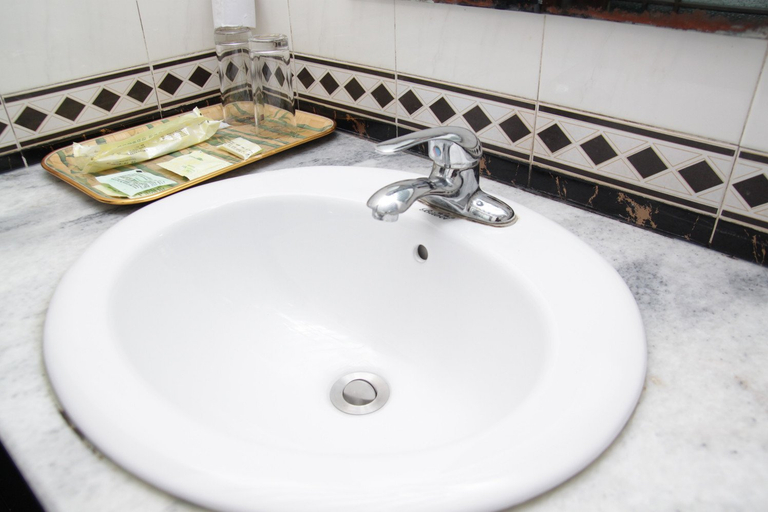 Bathroom 3, Yichang Xinyuan Hotel, Yichang