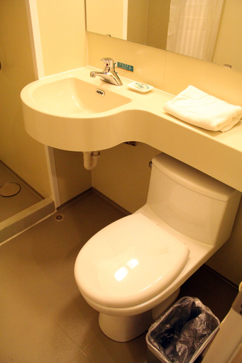 Bathroom 2, Jinjiang Inn (Kaifeng Qingming Shangheyuan Longting Scenic Spot), Kaifeng