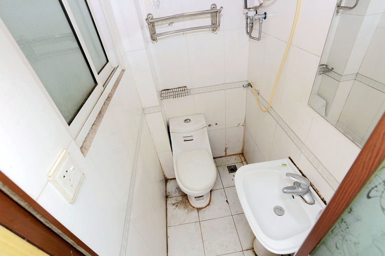Bathroom 5, Zhenghong Hotel, Nanjing