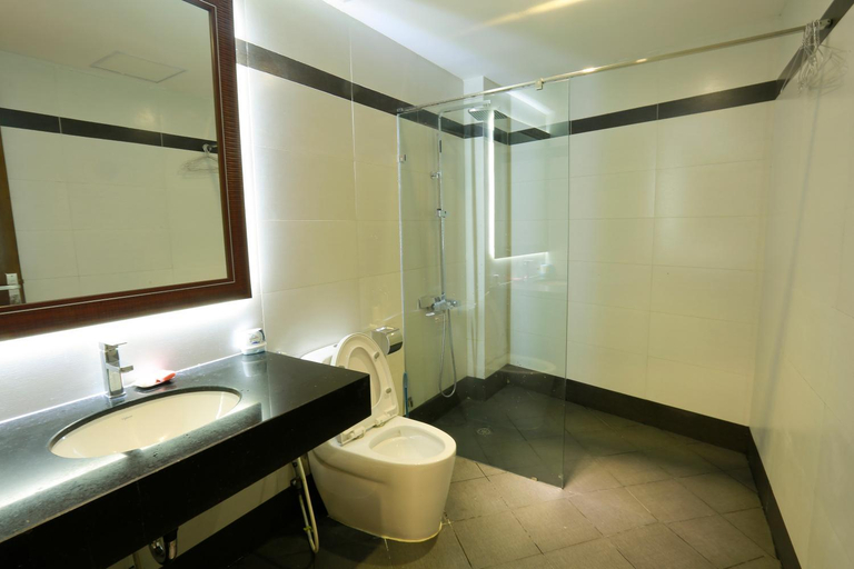 Bathroom 3, Large Alaya Apartment Cau Giay, Cầu Giấy