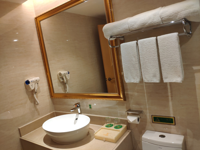 Bathroom 3, Vienna International Hotel Yangchun Intenational, Yangjiang