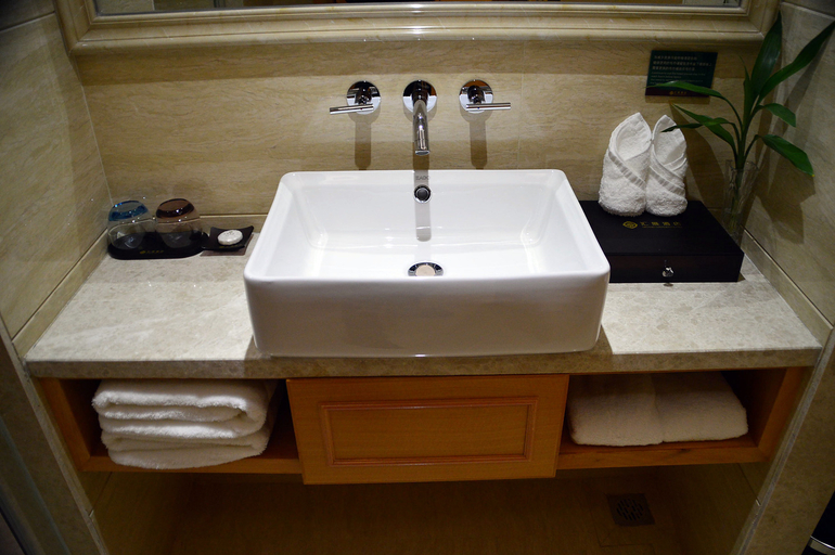 Bathroom 3, Grand Garden Hotel, Shaoguan