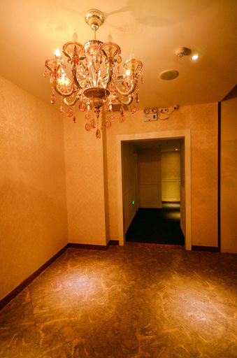 Others 5, 시닝 웨이위에 호텔 (하이후 신구)(Xining Weiyue Hotel (Haihu New Area)), Xining