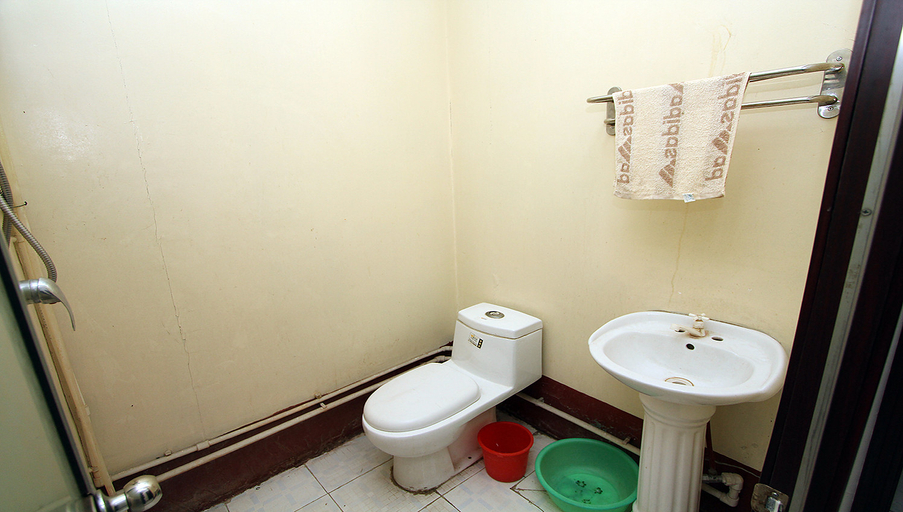 Bathroom 5, Hongqi Hotel, Jining